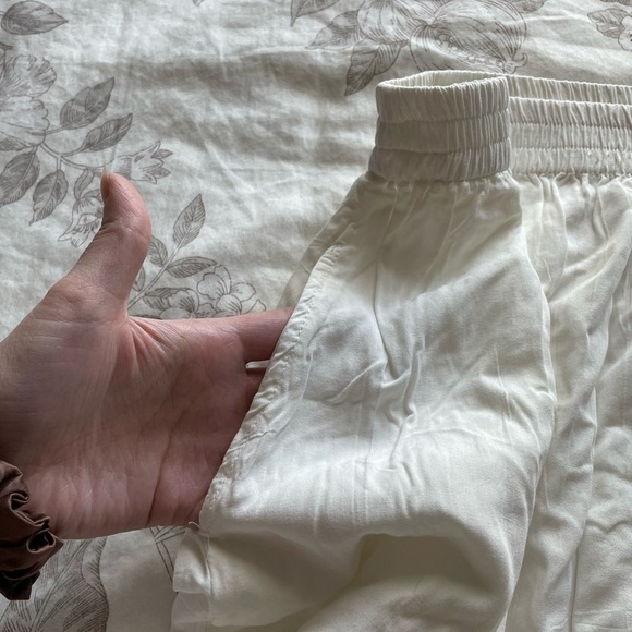 Vintage White Pull On Rayon Maxi Skirt Embroidered Floral Hem 18/20 Cottage Boho - Picture 4 of 7